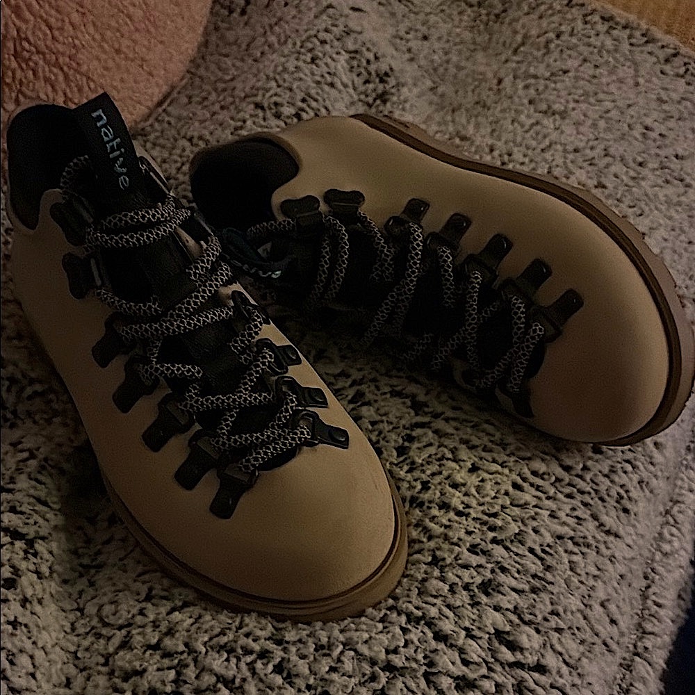 Native Tan Sneakers Minimalist Design High-Top
